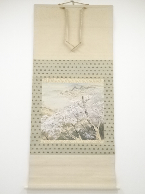 川辺華堂筆　春景山水図　肉筆絹本掛軸（保護箱）